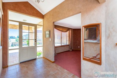 Property photo of 18 La Palma Square Secret Harbour WA 6173