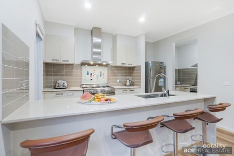 Property photo of 78 Stoneleigh Circuit Williams Landing VIC 3027
