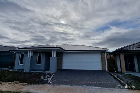 8 Yeoman St, Melton South, VIC 3338