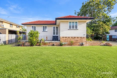 385 Broadwater Rd, Mansfield, QLD 4122
