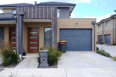 2/31 Moor Park Dr, Craigieburn, VIC 3064
