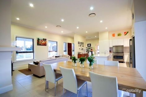 Property photo of 6 Avalon Place Dubbo NSW 2830