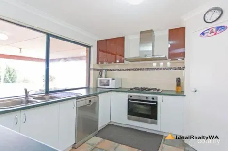 Property photo of 4 Kenworth Pass Success WA 6164