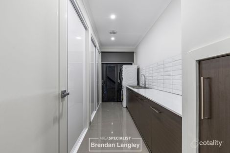Property photo of 104 Grandvue Boulevard Pakenham VIC 3810