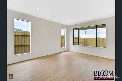 Property photo of 17 Baffin Road Craigieburn VIC 3064