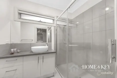 Property photo of 14 Lush Drive Craigieburn VIC 3064