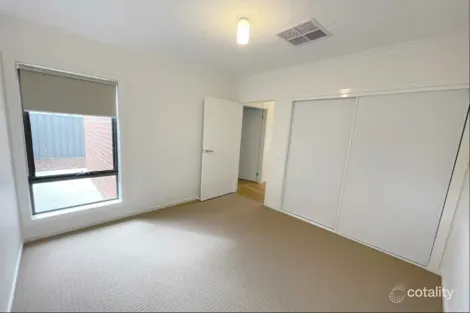 Property photo of 17 Caravan Parade Berwick VIC 3806