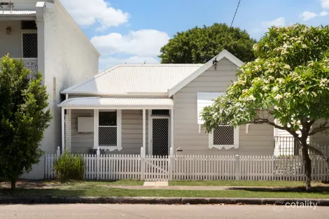 7 Devon St, Hamilton, NSW 2303