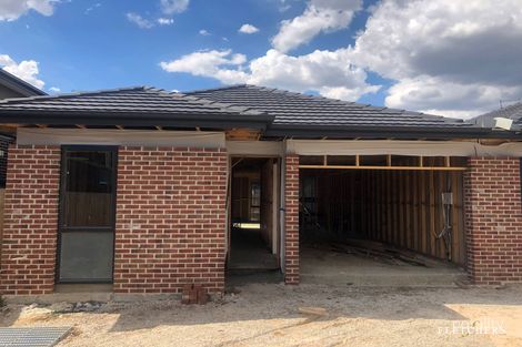 Property photo of 2/10 Ambon Court Heidelberg West VIC 3081