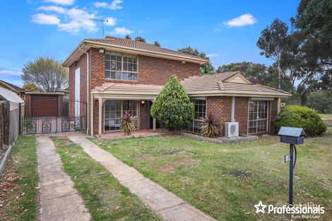 Property photo of 13 Black Dog Drive Brookfield VIC 3338