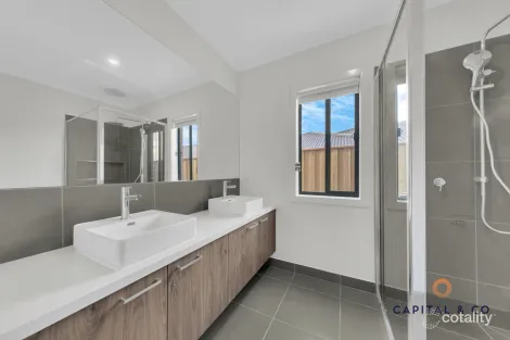 Property photo of 7 Lynwood Drive Beveridge VIC 3753