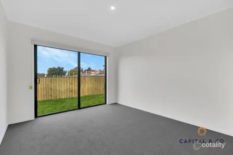 Property photo of 7 Lynwood Drive Beveridge VIC 3753