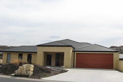 14 Adelaide Bvd, Gowanbrae, VIC 3043