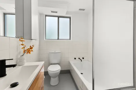 Property photo of 2/14 Banksia Street Dee Why NSW 2099