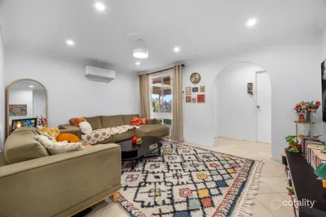 Property photo of 8 Vauxhall Place Ingleburn NSW 2565