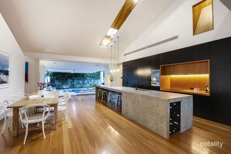 Property photo of 8 Brighton Parade Southport QLD 4215