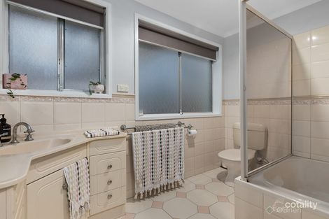 Property photo of 10 Millwood Avenue Berwick VIC 3806