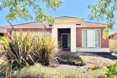 15 Holland Way, Caroline Springs, VIC 3023