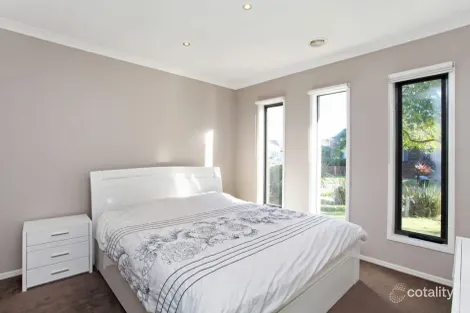 Property photo of 5 Daly Circuit Caroline Springs VIC 3023