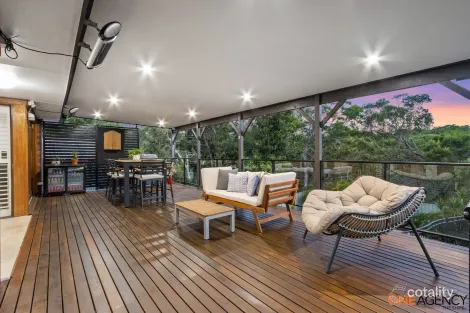 Property photo of 22 Windle Place Menai NSW 2234