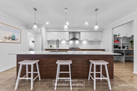 Property photo of 14 Grattan Way Pakenham VIC 3810