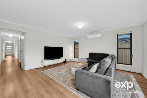 Property photo of 31 Parkfield Loop Paralowie SA 5108