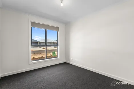 Property photo of 31 Knight Court Munno Para Downs SA 5115