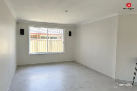 Property photo of 6 Watts Place West Hoxton NSW 2171