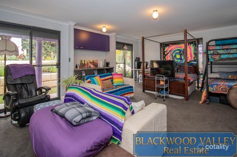 Property photo of 4 Jacaranda Place Kangaroo Gully WA 6255
