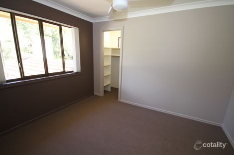 6 Rosslyn Rd, Southside, QLD 4570