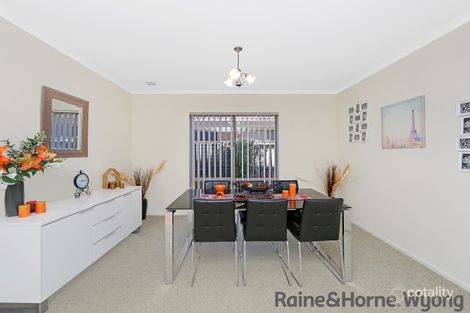 Property photo of 17 Matthew Circuit Mardi NSW 2259