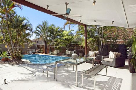 35 Agravain St, Carindale, QLD 4152