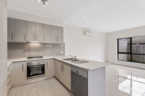 Property photo of 1/8 Damte Place St Albans VIC 3021