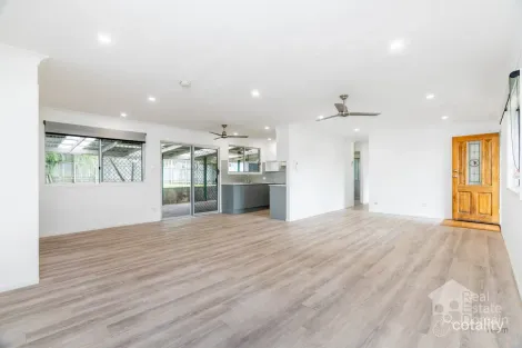 Property photo of 18 Dunblane Drive Boronia Heights QLD 4124