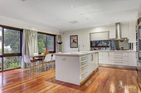 Property photo of 32 Meyrick Crescent Viewbank VIC 3084