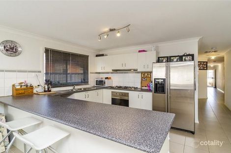 Property photo of 28 Clarafield Crescent Tarneit VIC 3029