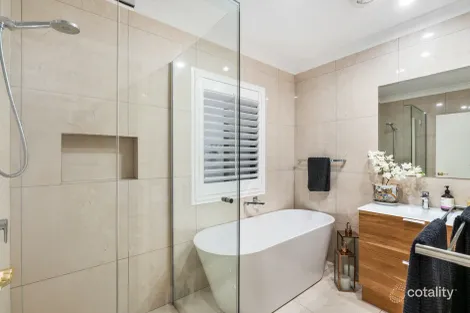 Property photo of 2105 Carlton Drive Hope Island QLD 4212