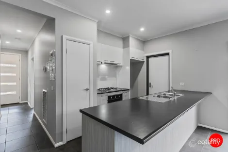 Property photo of 1/2 Eldridge Court Kangaroo Flat VIC 3555