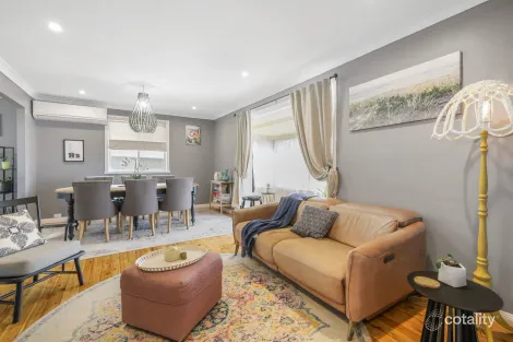 Property photo of 8 Flinders Street Centenary Heights QLD 4350