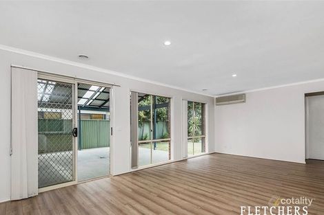Property photo of 28 Masterton Place Cranbourne East VIC 3977
