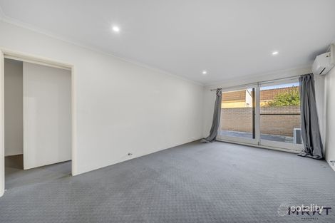 Property photo of 2/3 Garran Place Garran ACT 2605