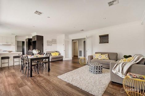 2/7 Runnymede St, Mount Waverley, VIC 3149