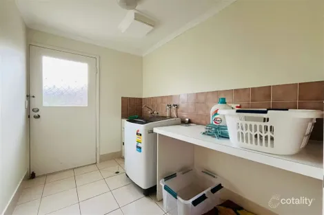 Property photo of 8 Bacchus Street Robertson QLD 4109