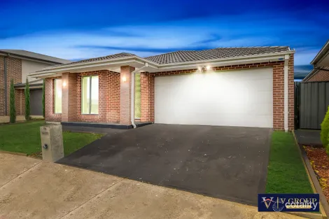 Property photo of 24 Kangaroo Road Craigieburn VIC 3064