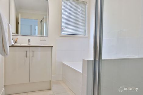 Property photo of 9/1 Emerald Place Bridgeman Downs QLD 4035