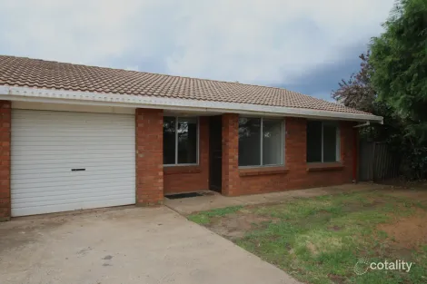 2/11 Torulosa Way, Orange, NSW 2800