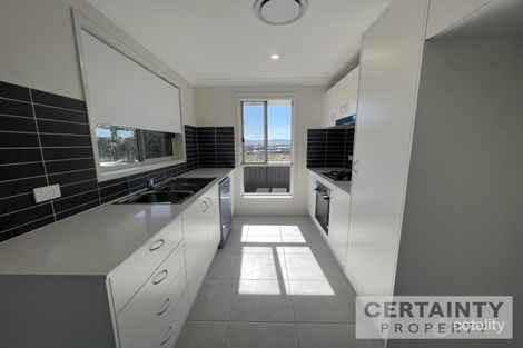 Property photo of 6 Loane Circuit Farley NSW 2320