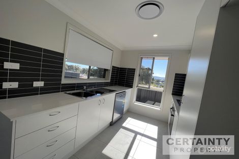 Property photo of 6 Loane Circuit Farley NSW 2320