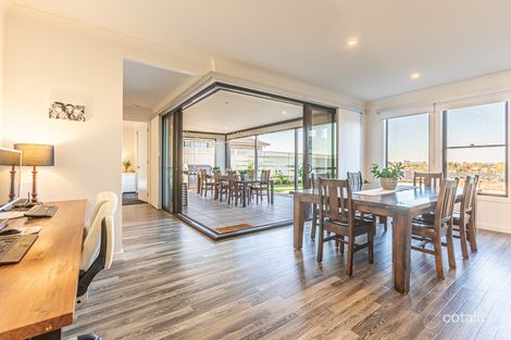 Property photo of 11 Champagne Drive Dubbo NSW 2830