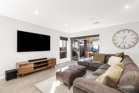 Property photo of 8 Crick Place Oran Park NSW 2570